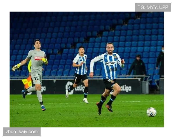 西班牙警方破获涉嫌操纵西乙联赛的犯罪团伙，逮捕包括一名前球员在内的11人